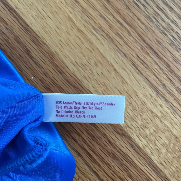 Vintage Made in USA Blue Sports Bra! - Picture 6 of 6